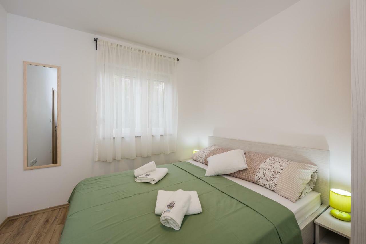 Apartments Mare Trogir Room photo